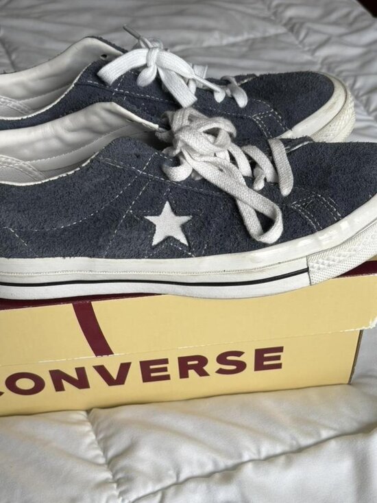 Converse - Picture 2 of 2